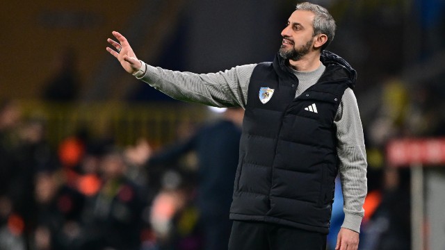 Serkan Özbalta ile sözleşme yenilendi haber görseli