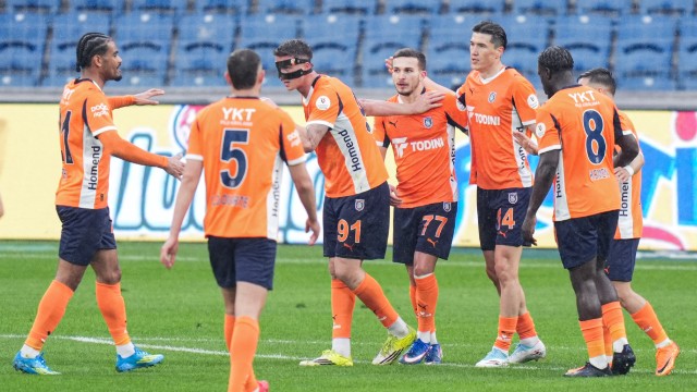 Başakşehir'in rakibi belli oldu haber görseli