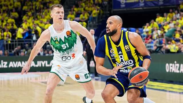 Fenerbahçe Beko, Zalgiris'i devirdi haber görseli